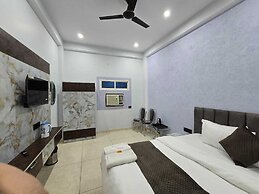 Hotel PLC Grand