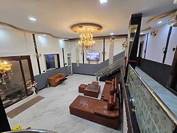 Hotel PLC Grand