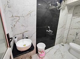 Hotel PLC Grand