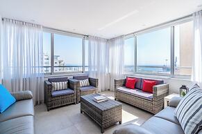Panoramic 2-BR Apt & Balcony in Larnca