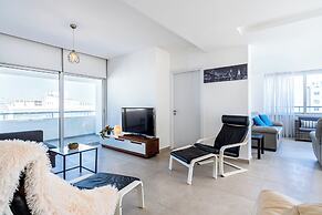 Panoramic 2-BR Apt & Balcony in Larnca