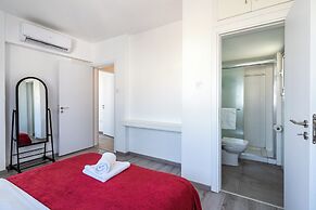 Panoramic 2-BR Apt & Balcony in Larnca