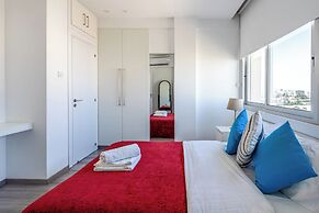 Panoramic 2-BR Apt & Balcony in Larnca