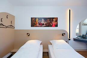 Magnet Hotel