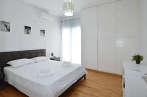 Spacious minimal apartment at Chalandri