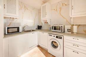 Golden Tiara Apartment