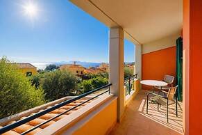 Golden Tiara Apartment