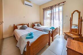 Argiro Bright Villa in Pernera