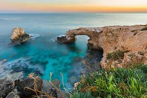 Argiro Bright Villa in Pernera