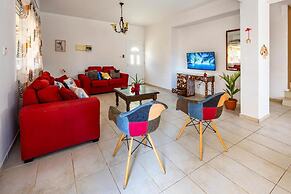 Argiro Bright Villa in Pernera