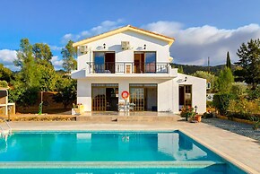 Villa Adonis in Argaka