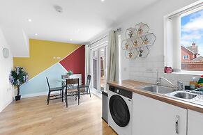 Stylish 3 Bedroom Home with Garden