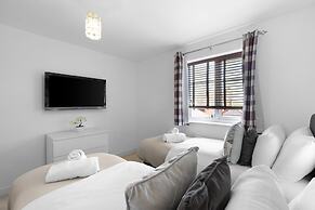 Stylish 3 Bedroom Home with Garden
