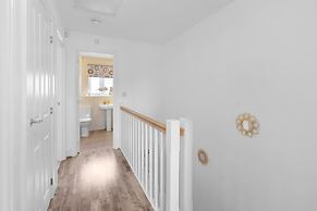 Stylish 3 Bedroom Home with Garden