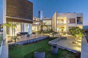 ELIVAAS Prive Kvanya Mansion with Pool
