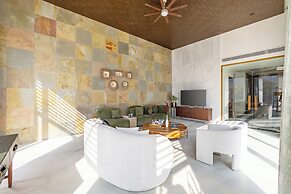 ELIVAAS Prive Kvanya Mansion with Pool