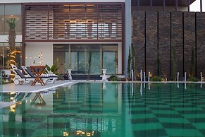 ELIVAAS Prive Kvanya Mansion with Pool