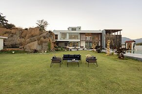 ELIVAAS Prive Kvanya Mansion with Pool