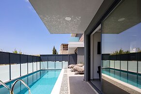 Villasaints II Elegant Pool Villa Near Beach
