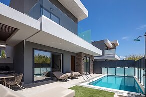 Villasaints I Pool BBQ Walk to Beach