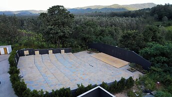 Bindiga Peak Resorts
