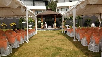 Bindiga Peak Resorts