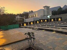Bindiga Peak Resorts