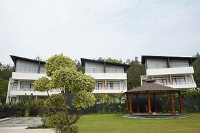 Bindiga Peak Resorts