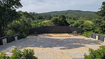 Bindiga Peak Resorts