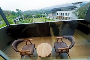 Bindiga Peak Resorts