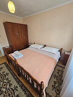 Oleander, Three-bedroom Apt in Trogir