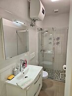 Oleander, Three-bedroom Apt in Trogir