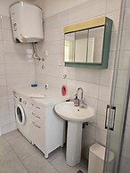Oleander, Three-bedroom Apt in Trogir