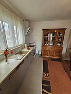 Oleander, Three-bedroom Apt in Trogir