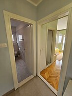 Oleander, Three-bedroom Apt in Trogir