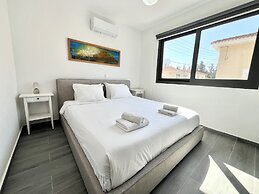 148 LIM - Stay Lumiere House