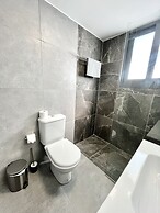 148 LIM - Stay Lumiere House