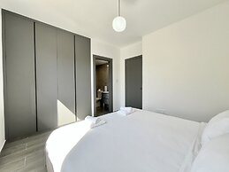148 LIM - Stay Lumiere House