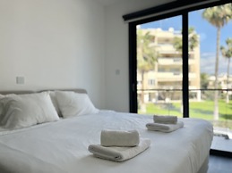 148 LIM - Stay Lumiere House