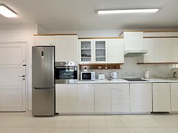 39 LCA - Stay Makenzie View Apartment