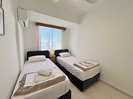 39 LCA - Stay Makenzie View Apartment