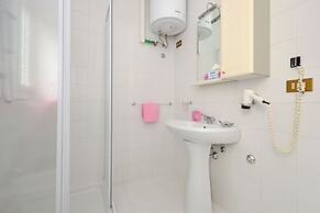Familiar Flat With Swimming Pool