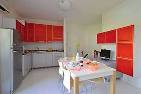 Bright Apartment With Balcony