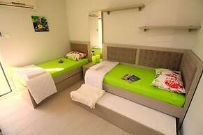 2 Bdr Seaview Apartment Budva