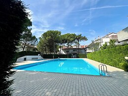 Adorable Apartment With Pool
