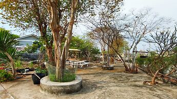 Koniix Garden Cottage Ko Sichang