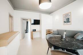 Sirenuse Suites Boutique ApartHotel RTA