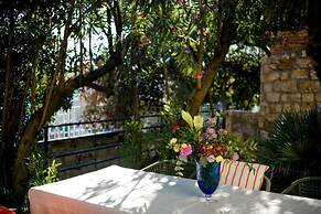 Onyx Apartments 2&4