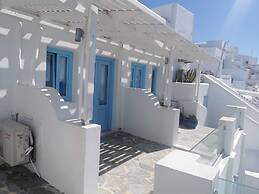 Santorini Theasis Suites