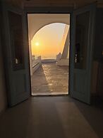 Santorini Theasis Suites